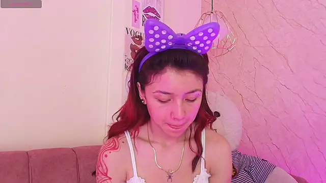 april bennett online show from September 29, 12:10 pm