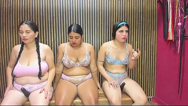 Snapshot of VantablackBDSMShow_ chatting on September 27, 12:32 pm VantablackBDSMShow online show from September 27, 12:32 pm