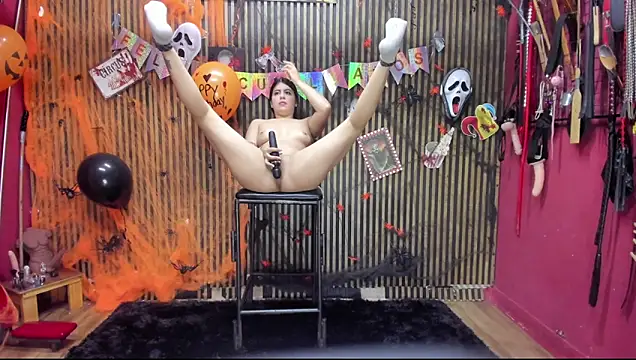 Snapshot of VantablackBDSMShow_ chatting on October 28, 12:41 pm VantablackBDSMShow online show from October 28, 12:41 pm