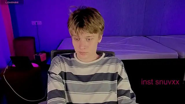 Snapshot of LouieEvans chatting on October 10, 4:06 pm LouieEvans online show from October 10, 4:06 pm