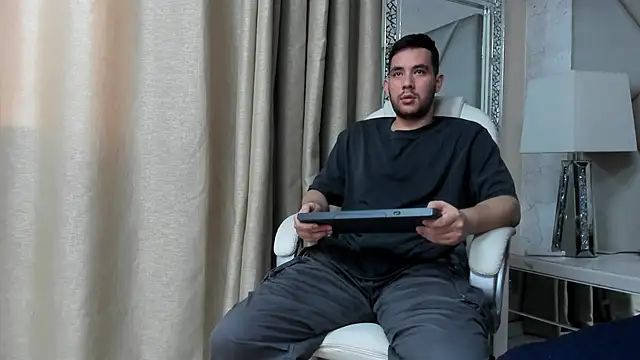 matti de lucaa online show from September 11, 5:46 pm