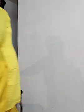 Hot-Pooja25 online show from March 26, 5:57 am