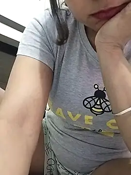 Hot-Pooja25 online show from April 9, 4:56 am