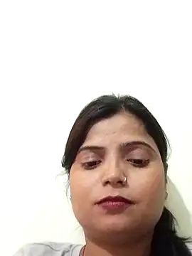 Hot-Pooja25 online show from April 10, 5:39 pm