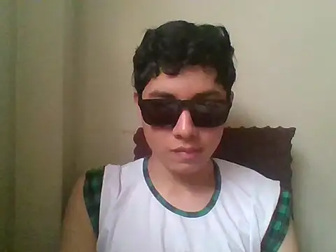 Snapshot of twinkboy593 chatting on October 6, 9:12 pm twinkboy593 online show from October 6, 9:12 pm