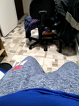 Snapshot of Enriquee147 chatting on October 30, 1:01 pm Enriquee147 online show from October 30, 1:01 pm