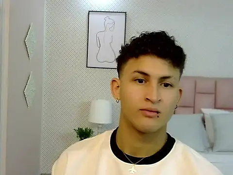 Snapshot of Axel_savage chatting on October 6, 7:22 pm Axel savage online show from October 6, 7:22 pm