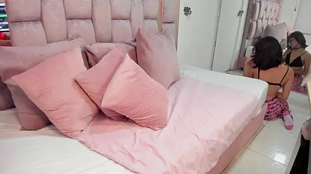 Snapshot of bianca_naviss chatting on November 6, 9:59 pm bianca naviss online show from November 6, 9:59 pm