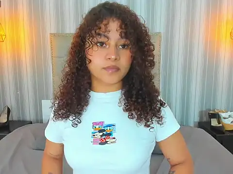 Sofiapassionne online show from March 10, 1:49 pm