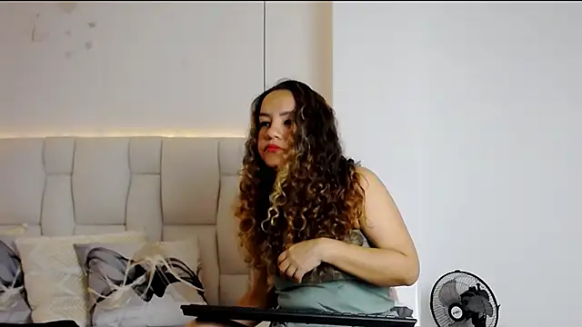 Dulce  Lovee online show from September 26, 11:36 am