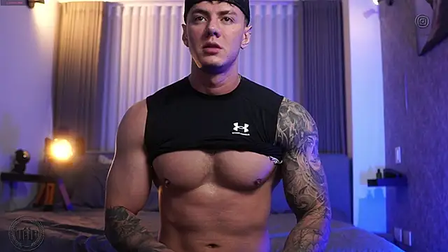 Snapshot of Thomas_Falcon chatting on October 8, 10:51 pm Thomas Falcon online show from October 8, 10:51 pm