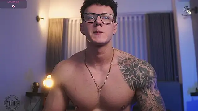 Snapshot of Thomas_Falcon chatting on October 26, 12:38 am Thomas Falcon online show from October 26, 12:38 am