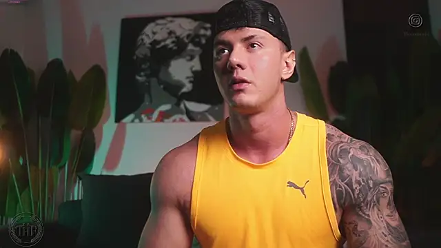 Snapshot of Thomas_Falcon chatting on November 14, 12:42 am Thomas Falcon online show from November 14, 12:42 am