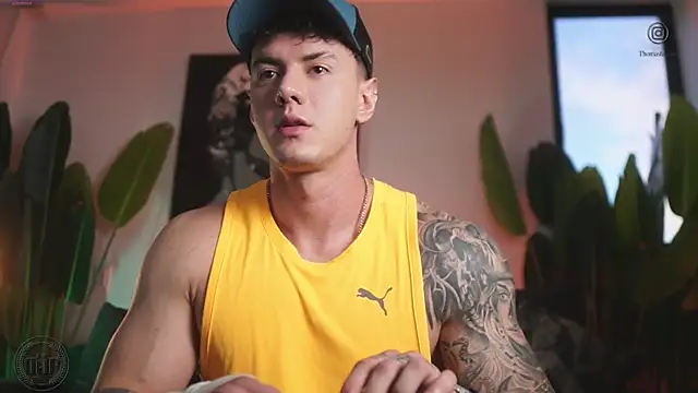 Snapshot of Thomas_Falcon chatting on November 29, 10:24 pm Thomas Falcon online show from November 29, 10:24 pm