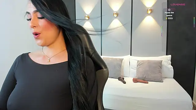 ashly moonn online show from June 25, 12:31 pm