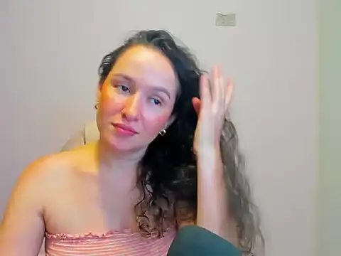 Snapshot of butterflyfree1 chatting on September 30, 11:43 pm butterflyfree1 online show from September 30, 11:43 pm