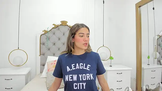 Skylerwhite02 online show from March 18, 3:42 am