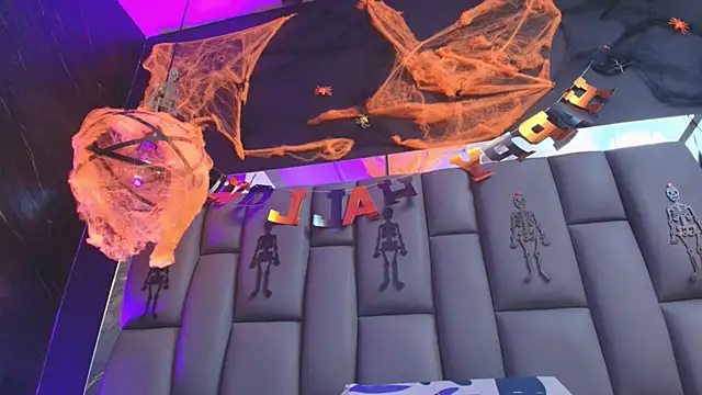 kissme luna online show from October 31, 7:04 pm