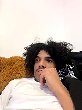 Snapshot of Cartyiii chatting on October 17, 7:22 am Cartyiii online show from October 17, 7:22 am