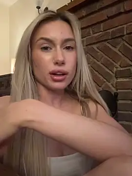 SexySaraxxoo online show from February 25, 12:31 am