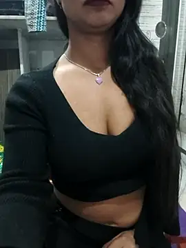 Itz Mayra  online show from November 15, 6:15 pm