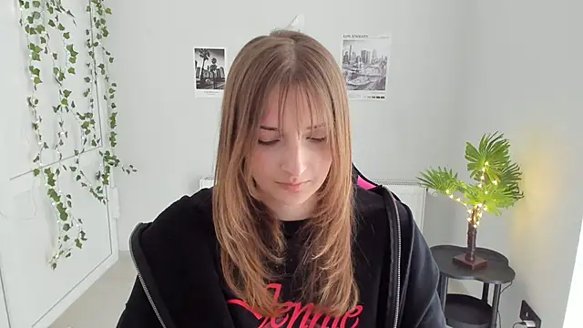 NeyliDream online show from April 18, 1:15 pm