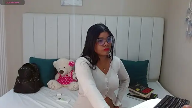 Snapshot of sienna_valexx chatting on September 29, 1:27 pm sienna valexx online show from September 29, 1:27 pm