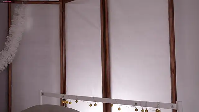 glowwww  online show from December 4, 8:17 pm