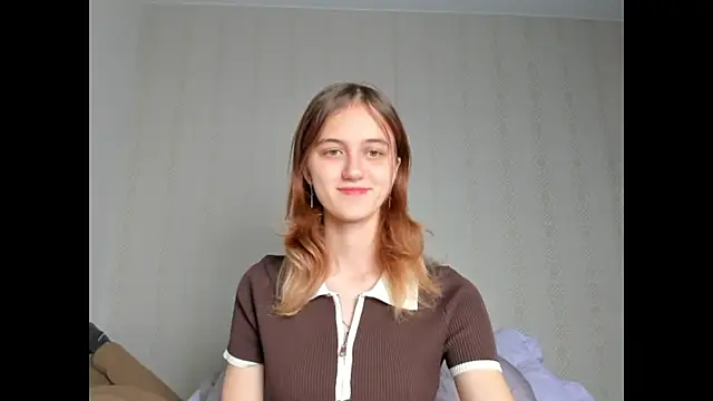 dreamy pollyyy online show from October 19, 7:25 pm