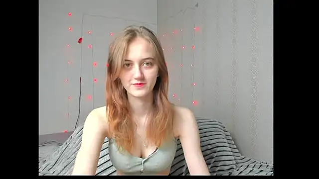 dreamy pollyyy online show from April 13, 4:12 pm