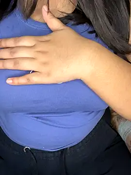 Snapshot of treasure_black chatting on October 8, 5:38 am treasure black online show from October 8, 5:38 am