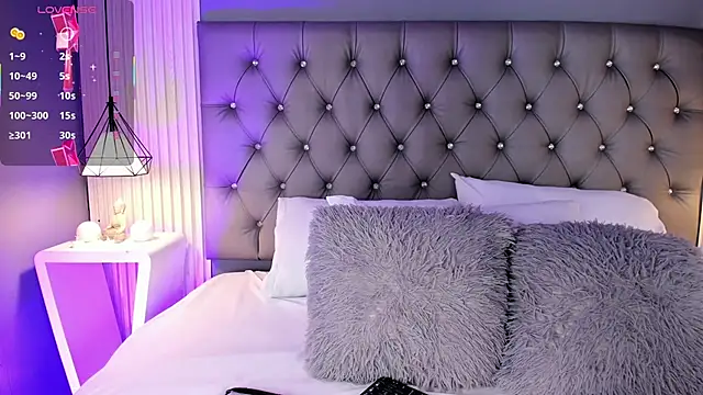 LunaBloomn online show from March 10, 5:07 pm