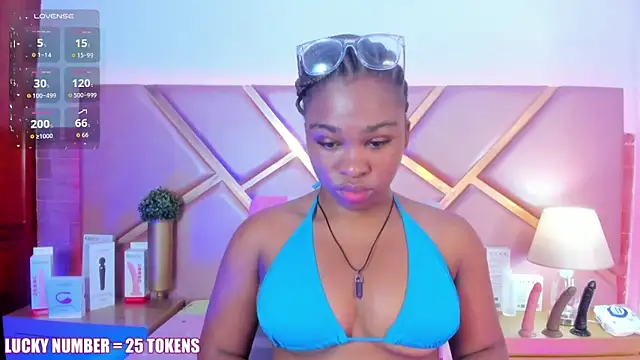 SophieSinclair online show from March 3, 12:44 pm