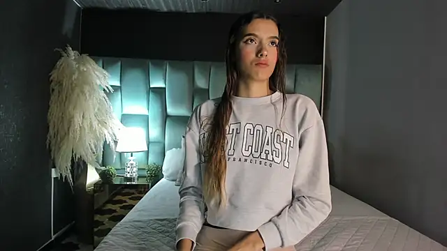 Snapshot of CarolinaaGomezz chatting on October 17, 11:02 am CarolinaaGomezz online show from October 17, 11:02 am