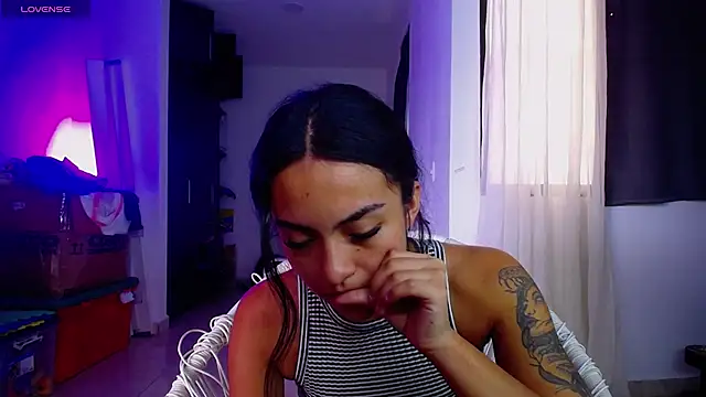 Snapshot of Leslie_Bussh_ chatting on August 3, 8:01 pm Leslie Bussh online show from August 3, 8:01 pm