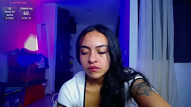 Snapshot of Leslie_Bussh_ chatting on August 4, 8:17 am Leslie Bussh online show from August 4, 8:17 am
