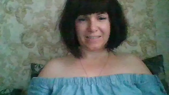 Snapshot of SecretSienna_ chatting on October 11, 11:09 am SecretSienna online show from October 11, 11:09 am