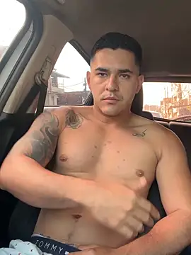 Snapshot of big-tyler chatting on November 16, 1:28 pm big-tyler online show from November 16, 1:28 pm