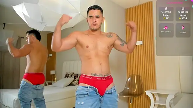 Snapshot of big-tyler chatting on December 15, 8:13 pm big-tyler online show from December 15, 8:13 pm