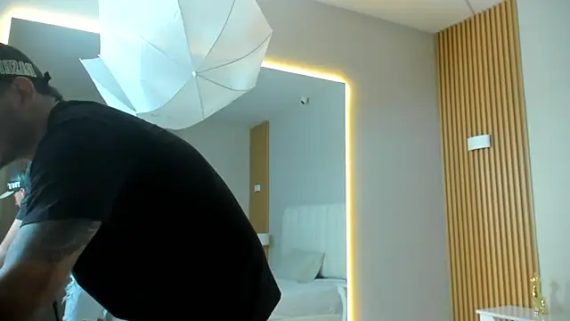 Snapshot of big-tyler chatting on December 19, 7:43 pm big-tyler online show from December 19, 7:43 pm