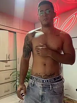 Snapshot of big-tyler chatting on January 18, 11:19 pm big-tyler online show from January 18, 11:19 pm