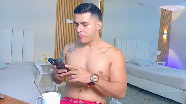 Snapshot of big-tyler chatting on February 4, 7:53 pm big-tyler online show from February 4, 7:53 pm