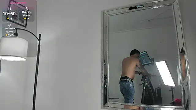 Snapshot of big-tyler chatting on February 18, 8:05 pm big-tyler online show from February 18, 8:05 pm