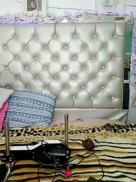 ZARAY 1118 online show from February 14, 1:24 am