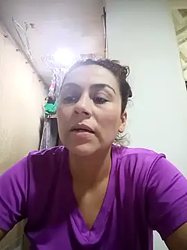 Snapshot of vanessa-titisM chatting on October 10, 3:49 am vanessa-titisM online show from October 10, 3:49 am