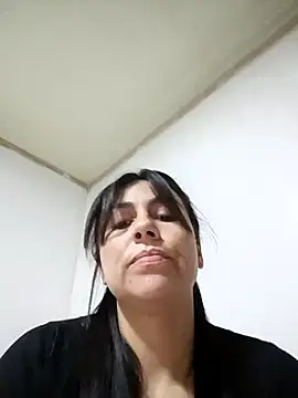 Snapshot of vanessa-titisM chatting on November 9, 2:10 am vanessa-titisM online show from November 9, 2:10 am