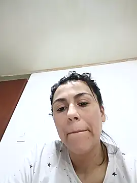 Snapshot of vanessa-titisM chatting on November 14, 3:27 am vanessa-titisM online show from November 14, 3:27 am