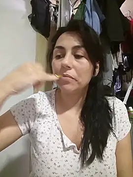 Snapshot of vanessa-titisM chatting on November 15, 2:20 am vanessa-titisM online show from November 15, 2:20 am