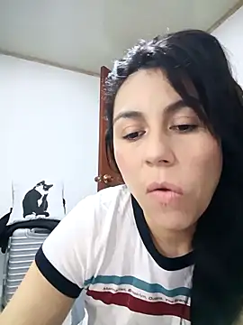 Snapshot of vanessa-titisM chatting on November 20, 2:56 am vanessa-titisM online show from November 20, 2:56 am