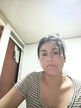 Snapshot of vanessa-titisM chatting on December 4, 3:05 am vanessa-titisM online show from December 4, 3:05 am